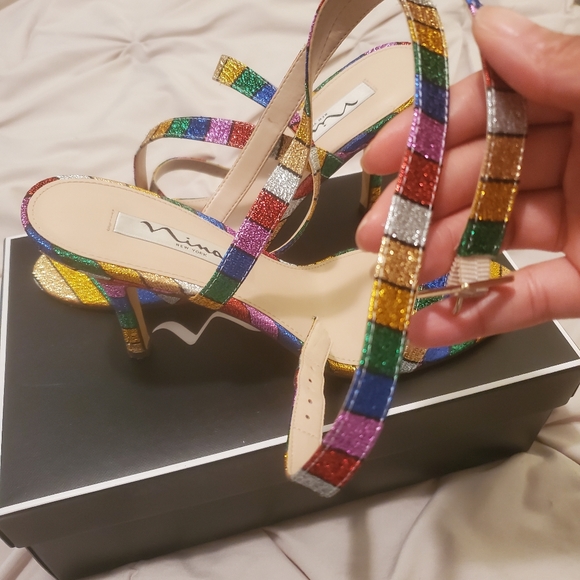 Beautiful Nina shoes - Picture 2 of 5